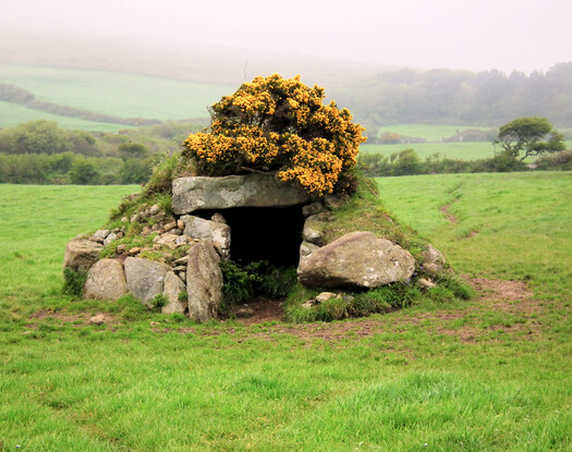 Chambered cairn at Brane near Carn Euny, with hair-do