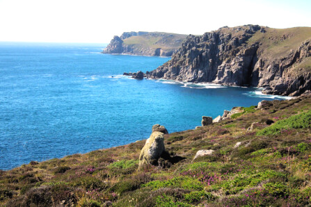 Two aligned stones near Carn Barra, pointing at Carn Les Boel and Carn Boel behind