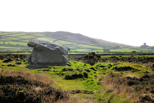 Carn Eanes as seen from Chûn Quoit