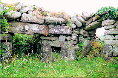Beehive hut at Bosporthennis